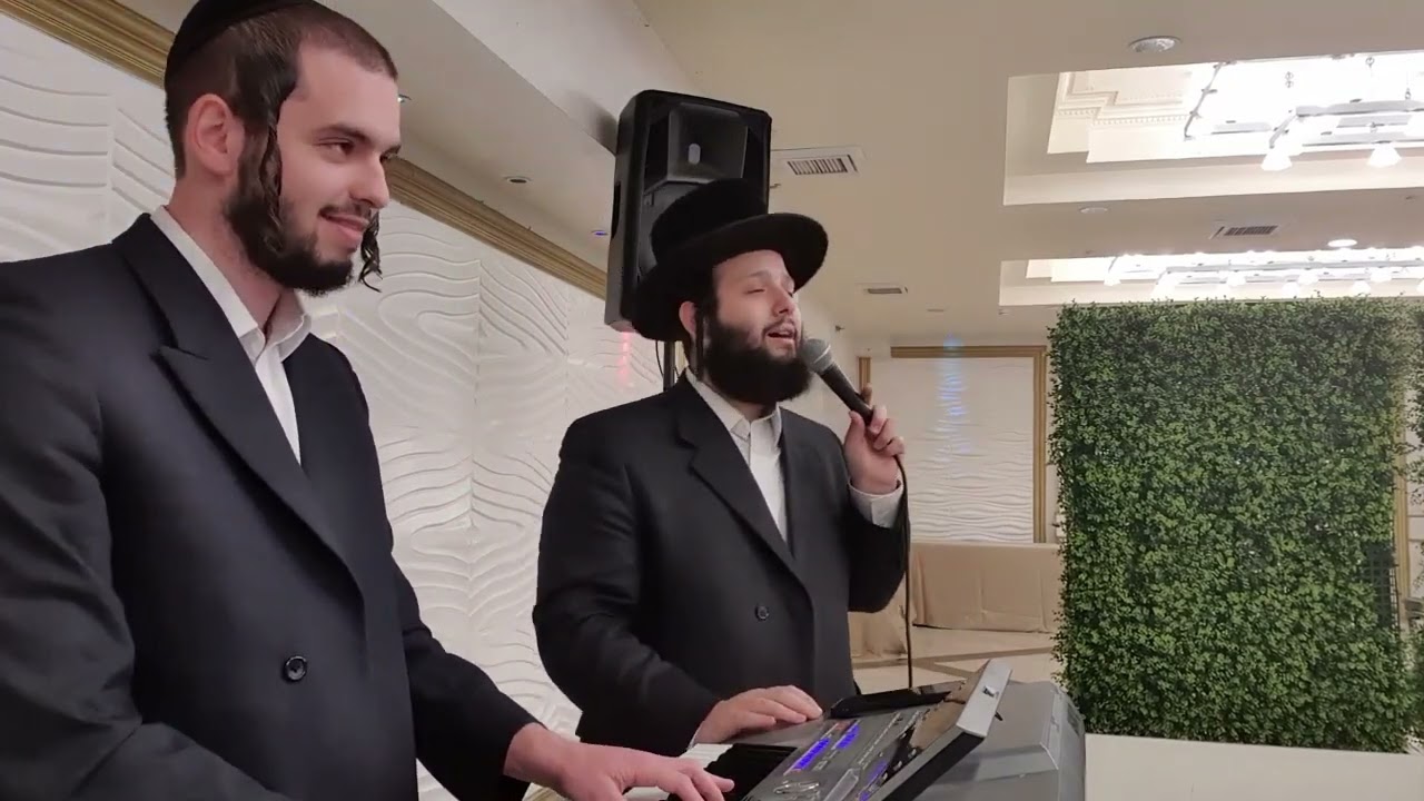 צביקי רובין & משה דוד וייסמנדל - ניגון משיח \ ניגון חב