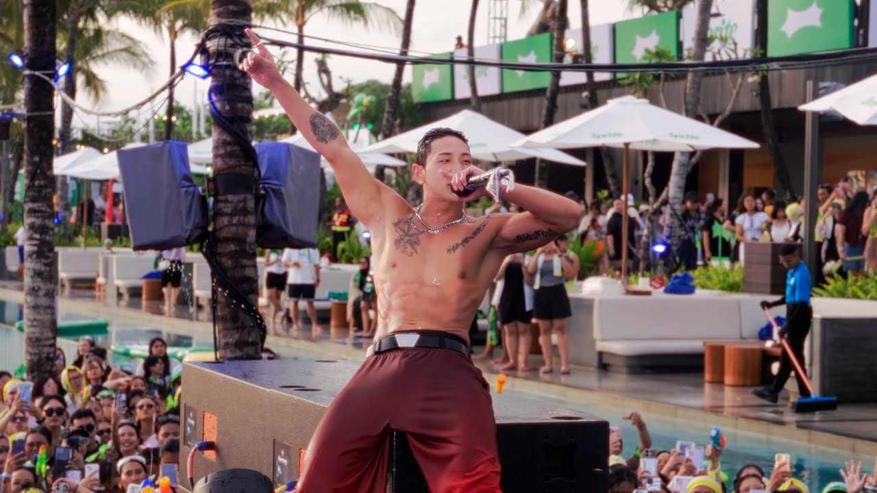 BAEKHO ON STAGE @WATERBOMB BALI