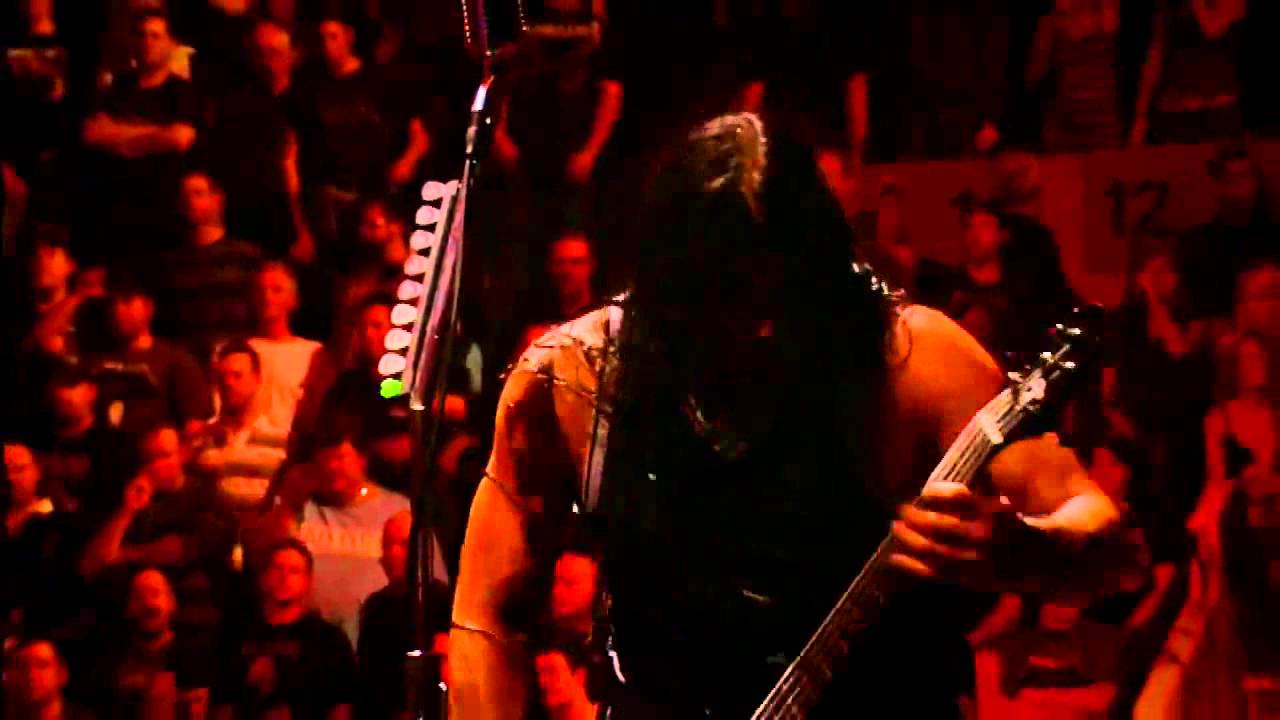 Metallica - Battery (live at Quebec but every time James says battery Lars plays polyrhythms)
