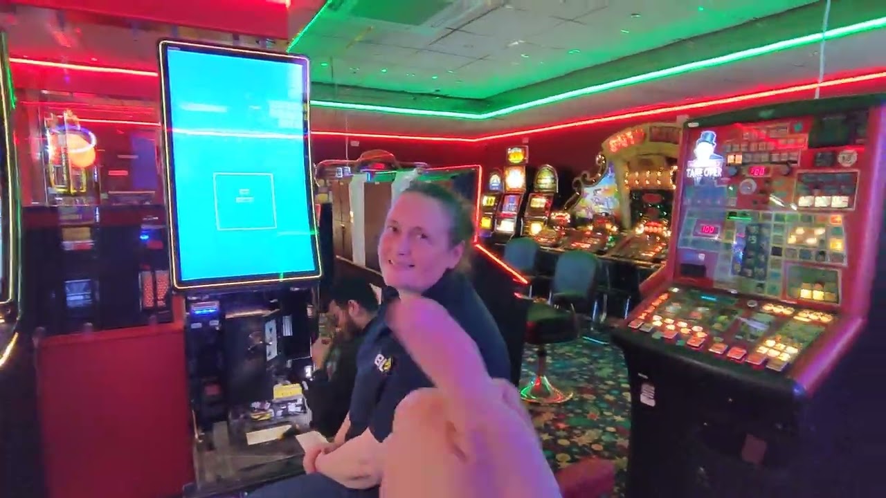 #A lil' tickle #Slots #Fobts 🎰#🌈 Riches @Carousel #Arcade🍒#Devon 🚫 18s+ Link👇1/5/24 @Touringhunts