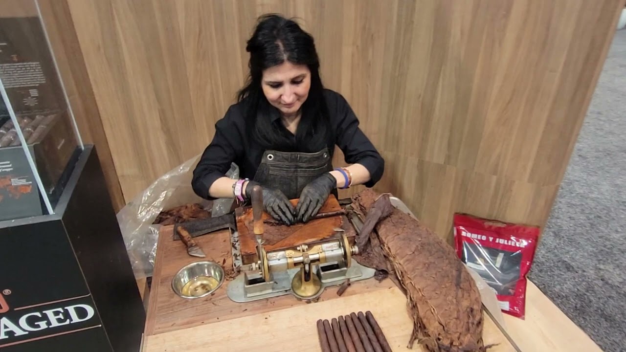 How Toscano cigars are made.
