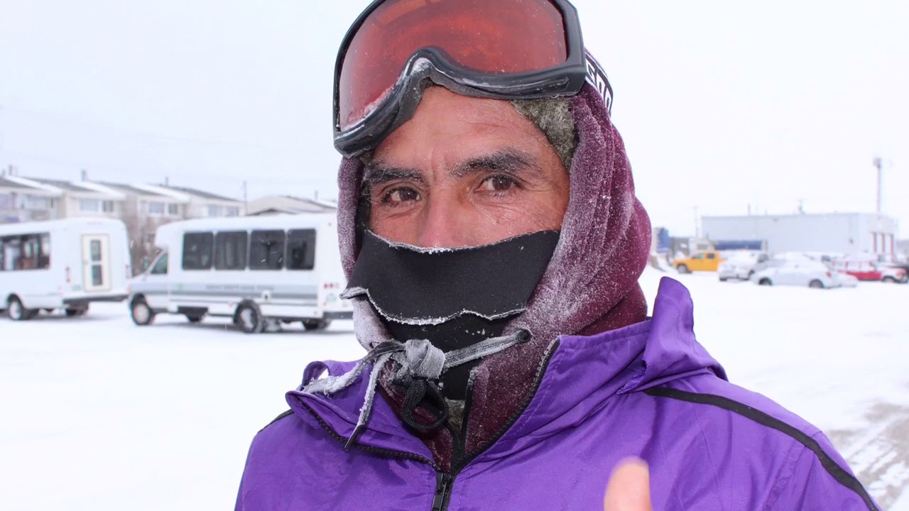 Rarámuris en maratón Oso Polar 2017 en Manitoba Canadá
