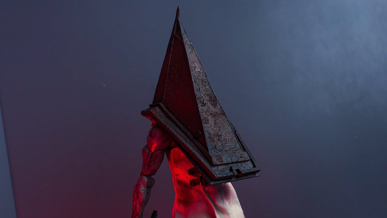 Mezco Toyz One:12 Collective Silent Hill 2: Red Pyramid Thing (Pyramid Head)
