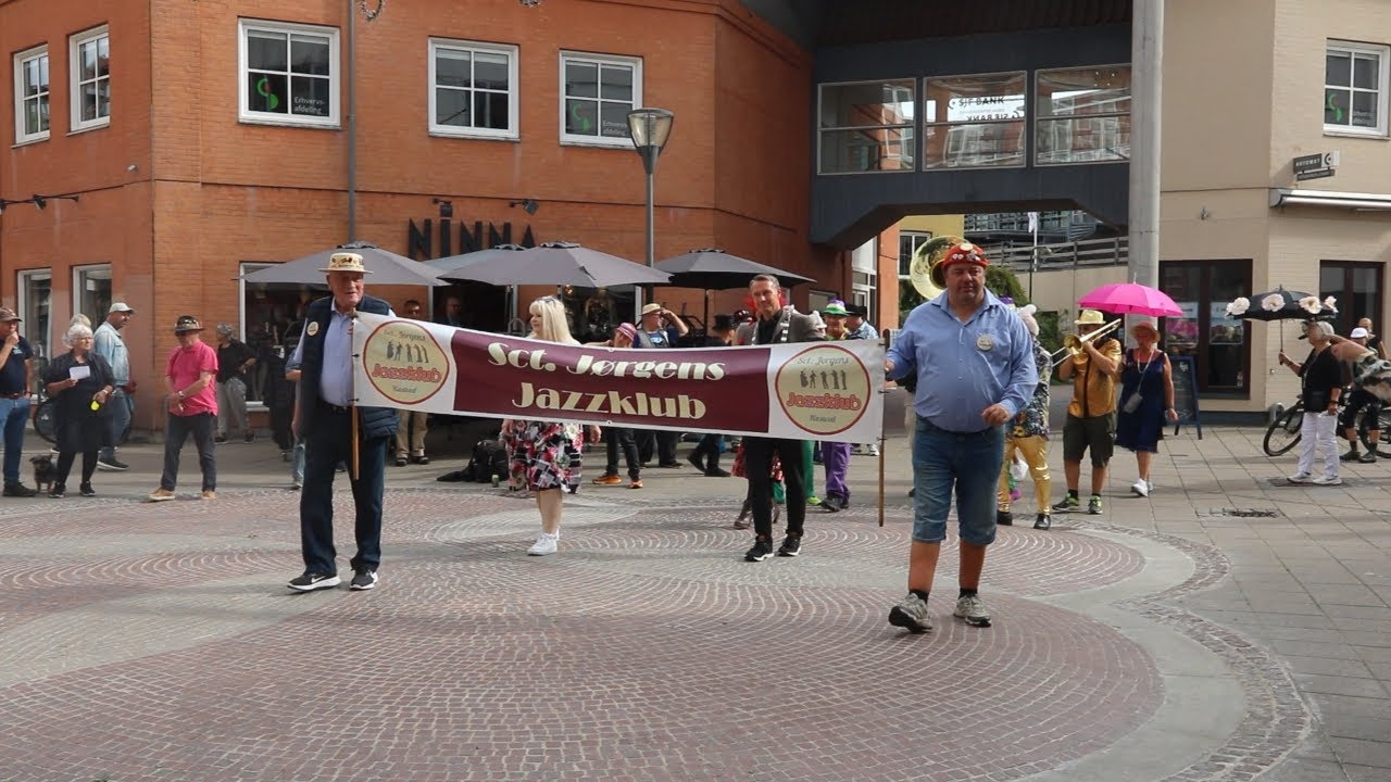 Street Parade - Sct. Jørgens Jazzklub i Næstved