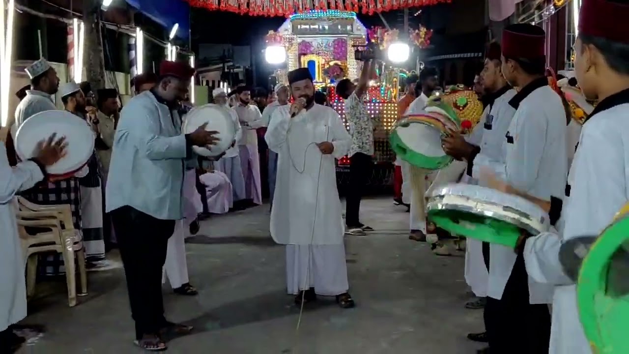 அல்லாஹ்அல்லாஹ்என்று நீயும்கூறுஅடியாரை கூட்டத்தில்நீசேருபாடல் பாடியது M.A.S. முஜிபுர் ரஹ்மான் அவர்கள்