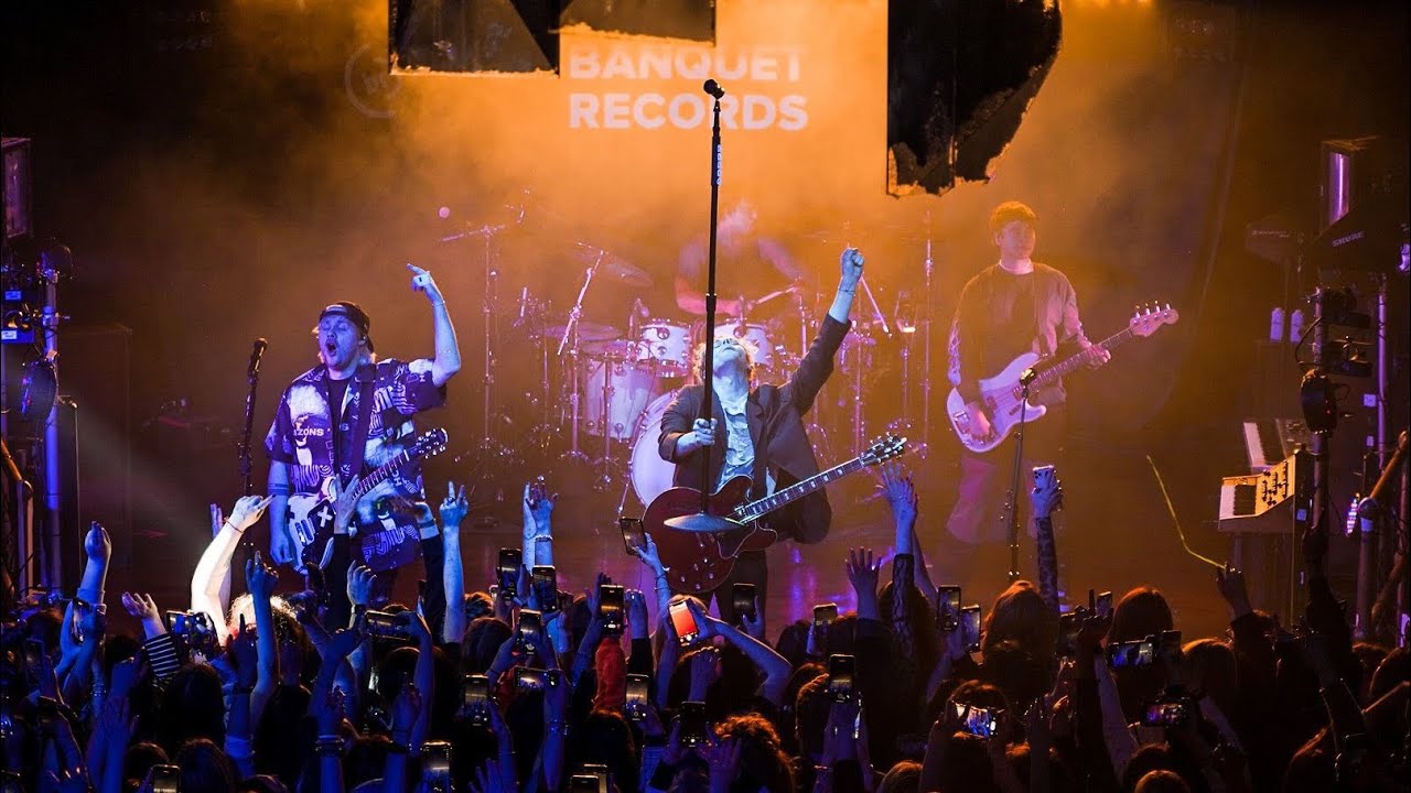 5 Seconds of Summer - Complete Mess - Live at Kingston Pryzm 1st April 2022