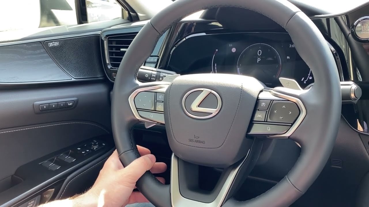 Safe Exit Assist (SEA) - Система безопасного выхода из автомобиля (Lexus NX/RX 2022)
