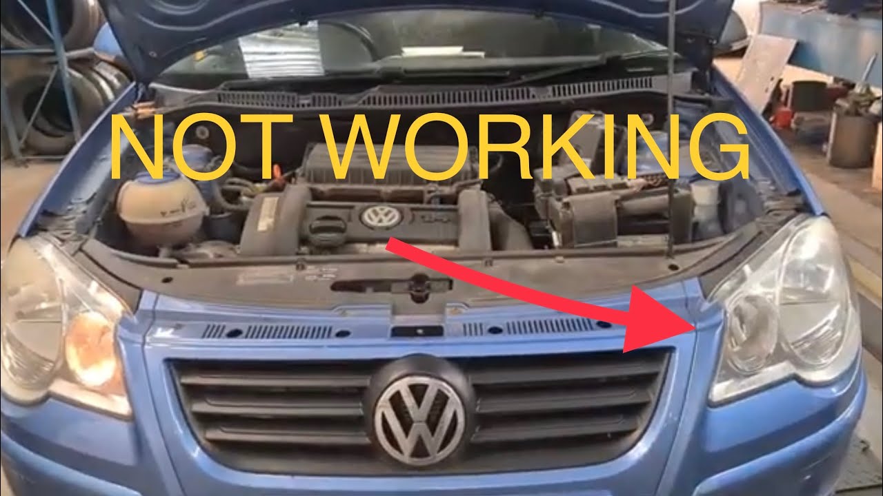как заменить лампу габаритного света на VW Polo 2009 Full HD 1080p