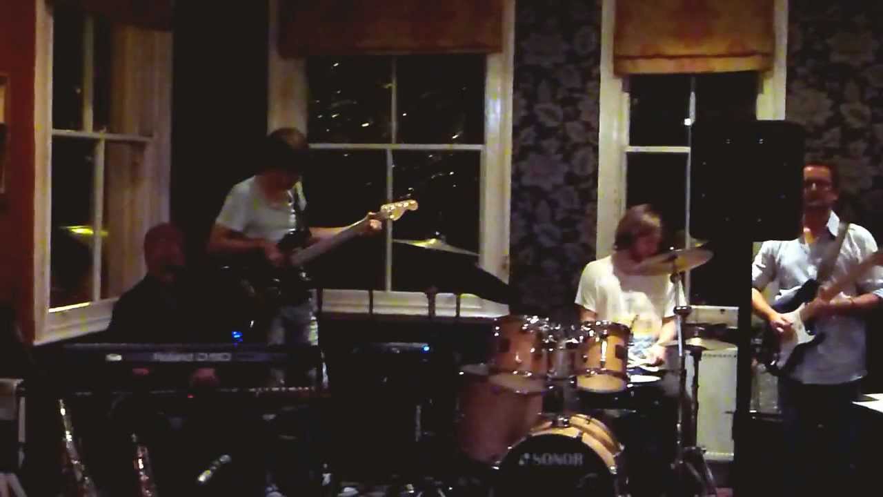 GROOVE WARRIORS - Telegraph, Putney, 26/8/11 - short clip 1of4
