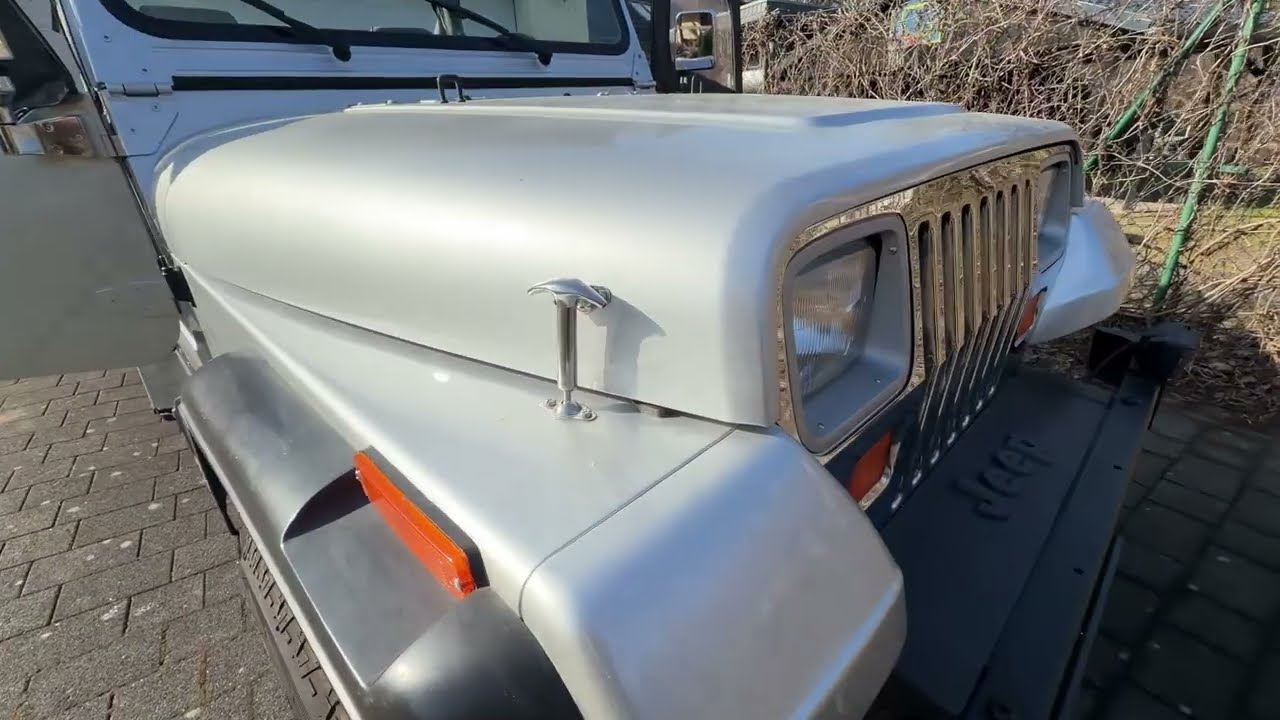 Jeep Wrangler First Generation 4x4 (1989) - Walkaround & Interior