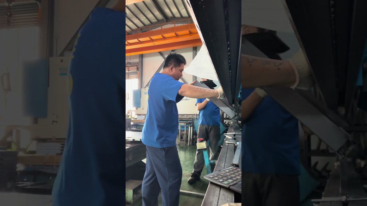 Trabahong bakal CNC PRESS BREAK BENDING MACHINE 