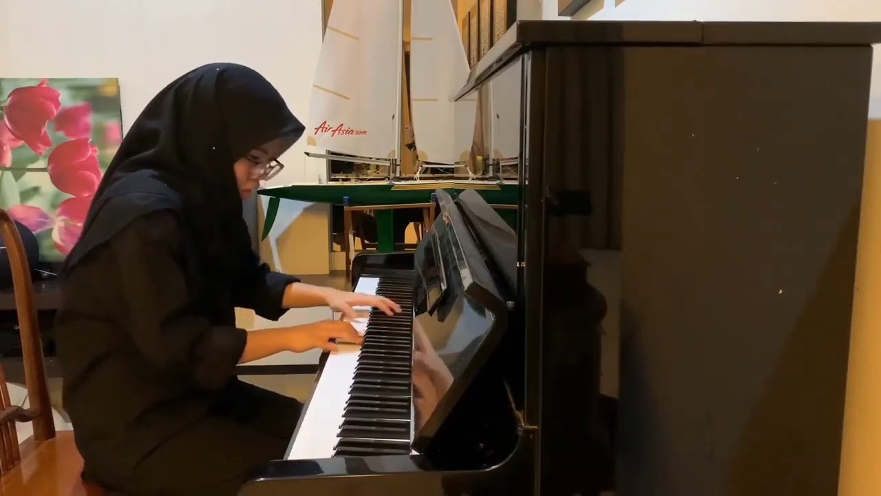 Muslim Girl play Hans Zimmer - The Last Samurai