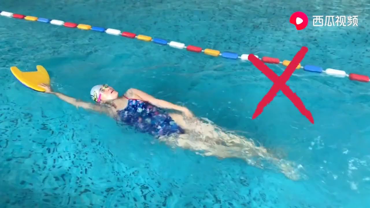 自由泳高肘移臂效率低又丑？看完冠军的水中慢动作，茅塞顿开   冠军教你练游泳之自由泳系列