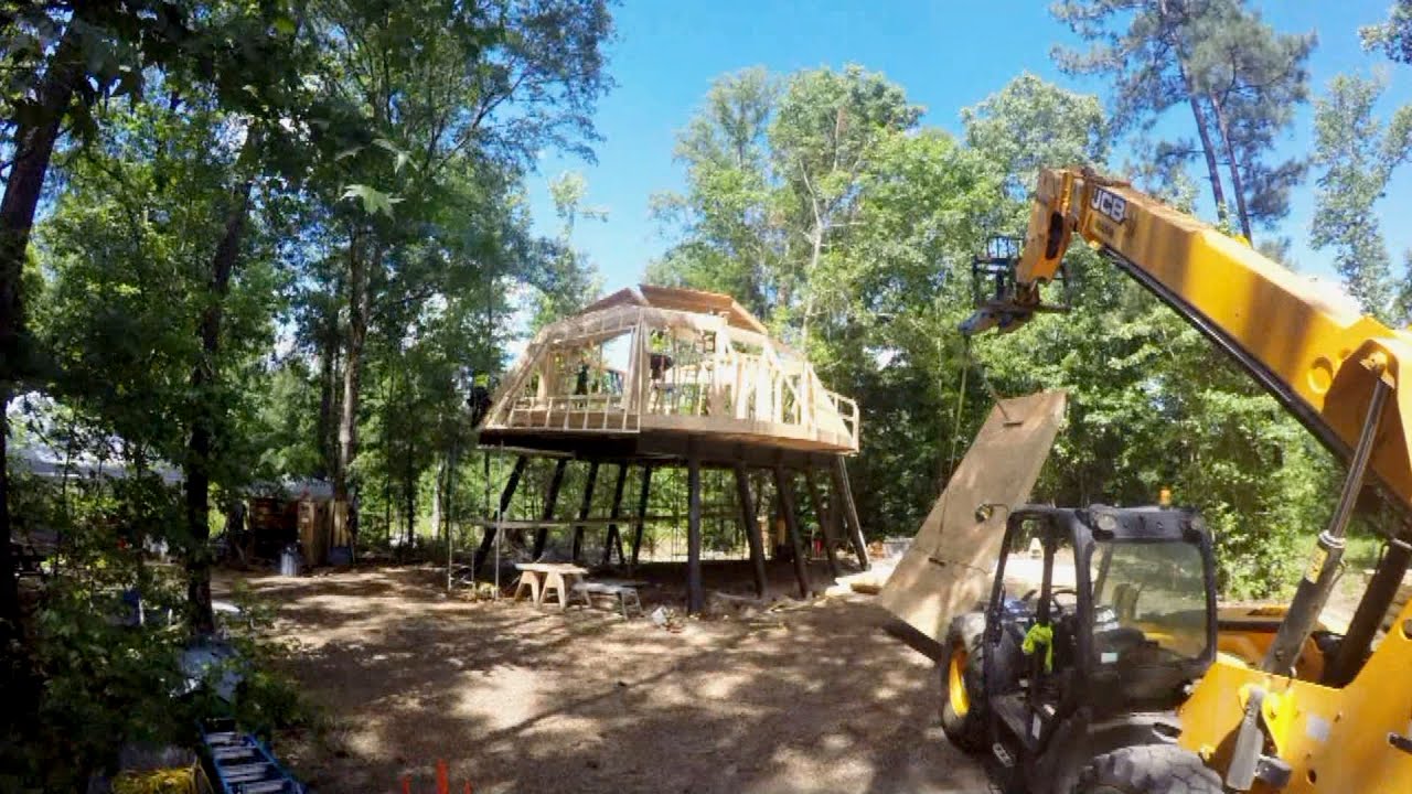Timelapse: Zac Brown’s Space Crab