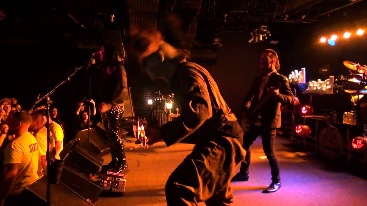 Motionless in White - Undead Ahead