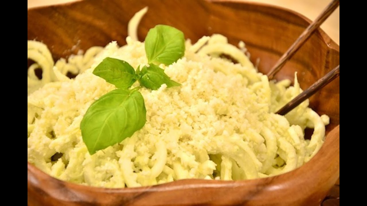 Raw Fettuccine Alfredo (Low Fat & Oil Free)