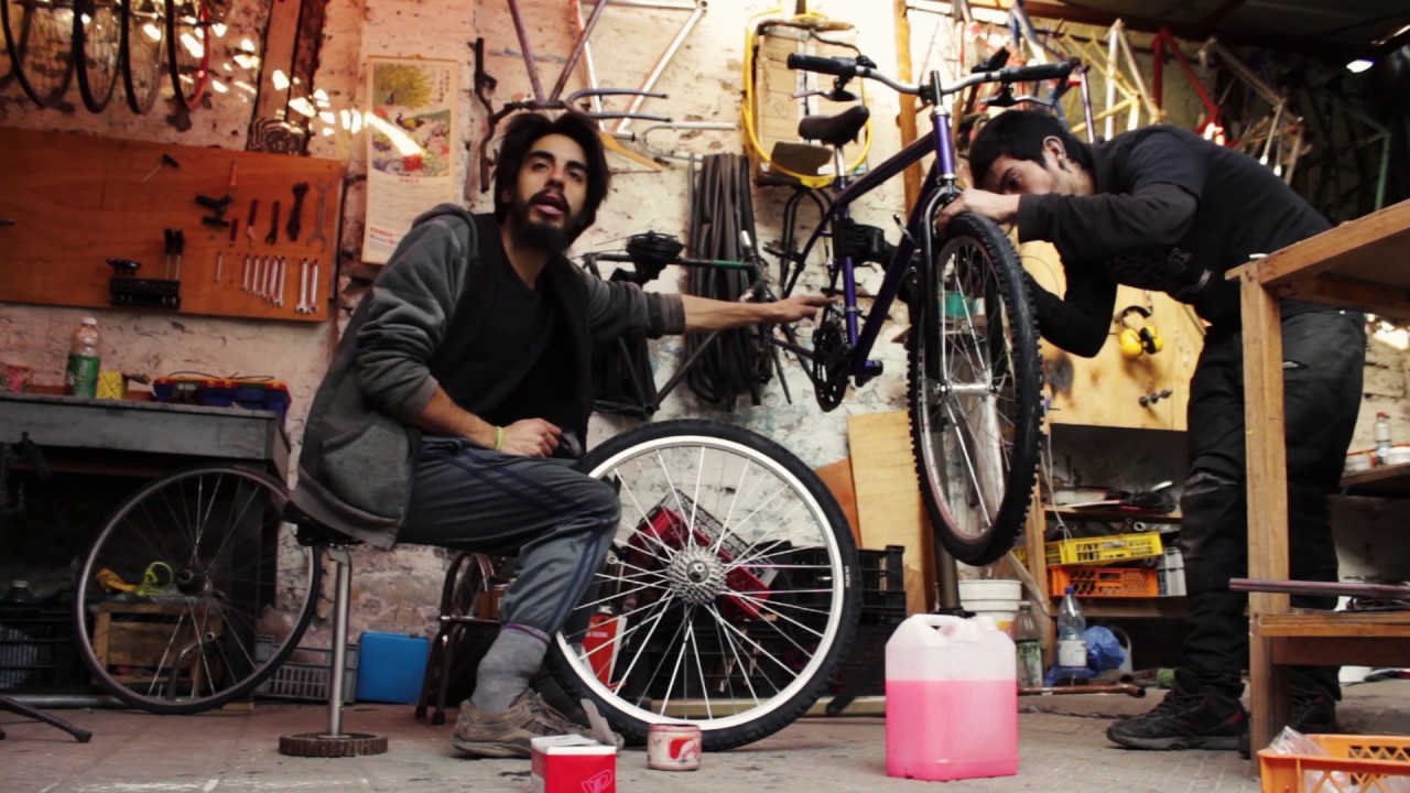 Mecánica de bicicleta - Corto Documental