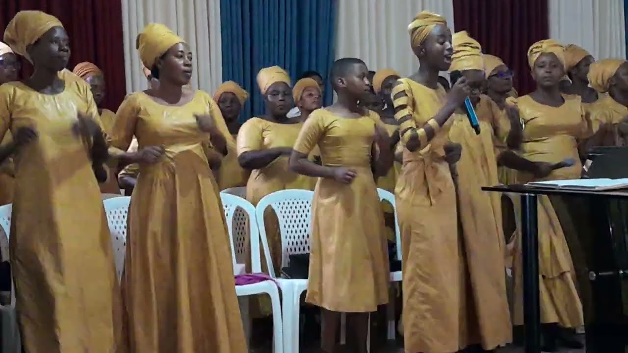 ADEPR Nyakabungo mu giterane cyo gutanga MUSA 200 ku  bataturage batabufite batuye aho rikorera.