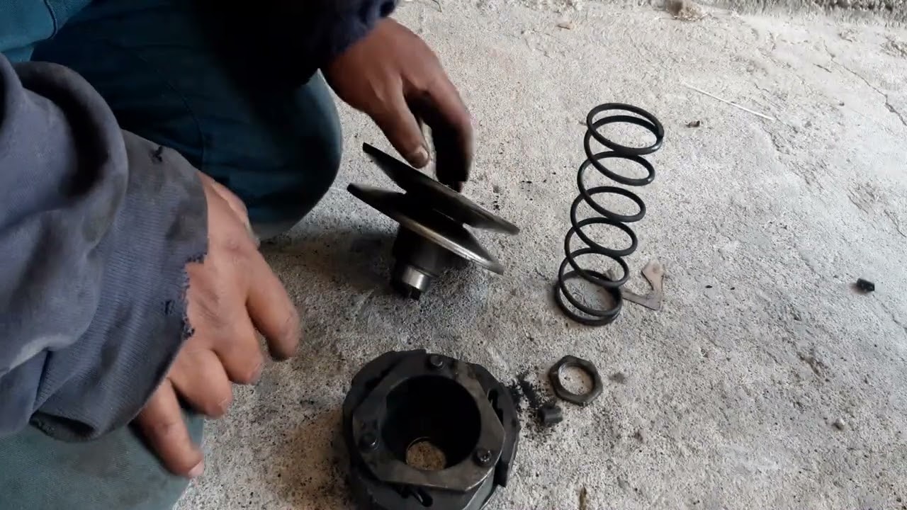 Como cambiar las pastas del clutch de la motoneta Gs 150 italika