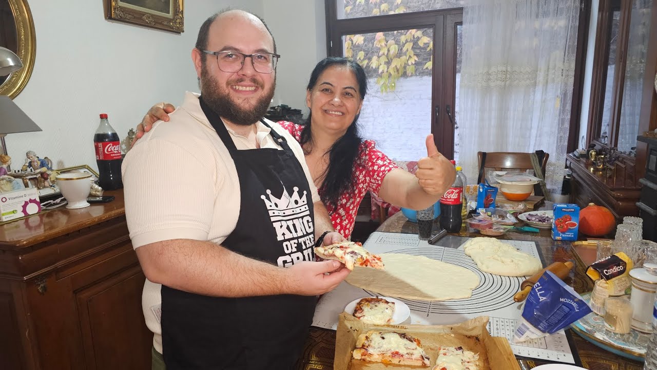 Am pregătit o superba pizza împreună cu fiul meu Marcel.