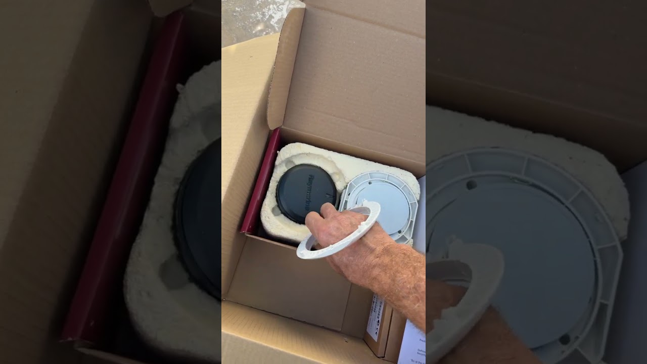 Unboxing Raymarines EV 150 Autopilot