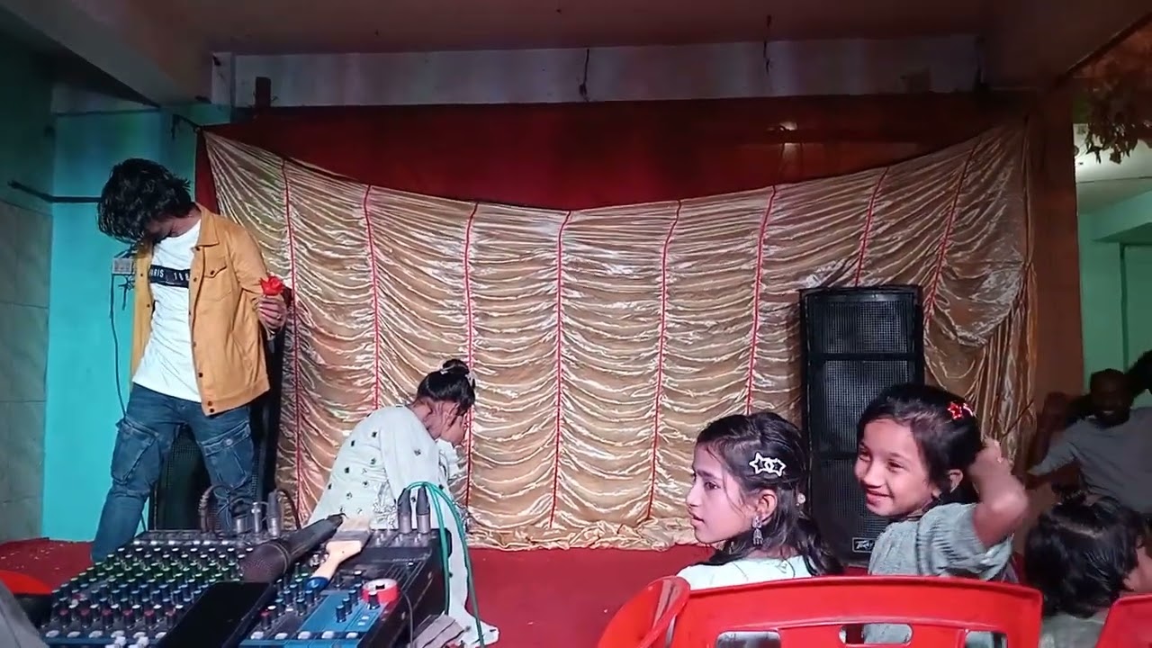তেরে সঙ্গ ইয়ারা আলি পাপড়ি, অসাধারণ একটি ডান্স, ০১৮১৪৩০৪১০৬
