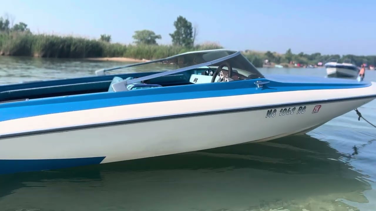 1972 Glastron cv16