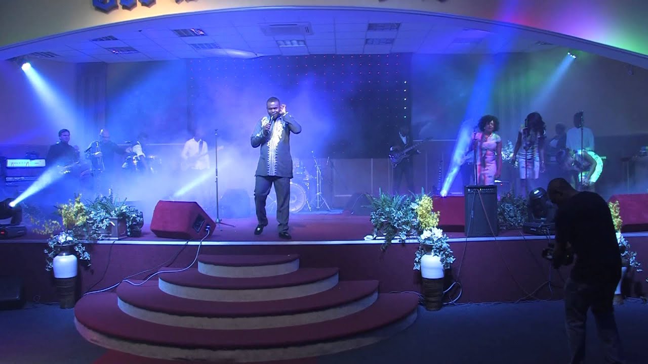 Daniel Idikayi concert3