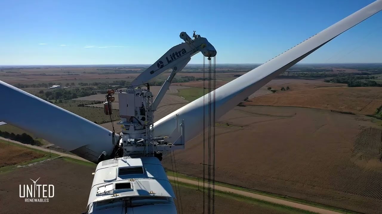 LT1200 Self-Hoisting crane - United Renewables