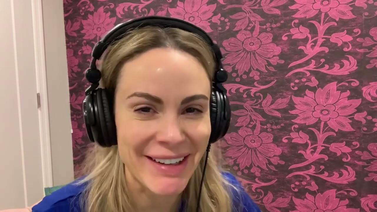 Emmy winning singer reacts to Chelsea Wolfe “16 Psyche” live on KEXP (2018) [Miki’s Tips 🎤]