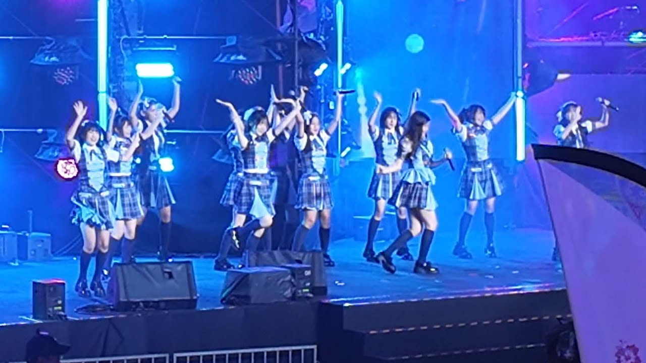 KLP48 LIVE [4K] at Visit Malaysia 2026 New Year’s Eve Countdown, Pavilion KL, 31 December 2025