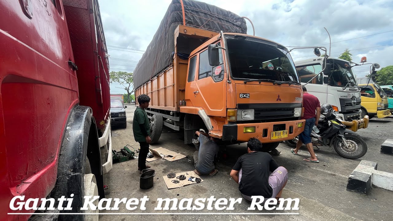 Ganti Karet master Rem Mitsubishi figther tahun 2014 .