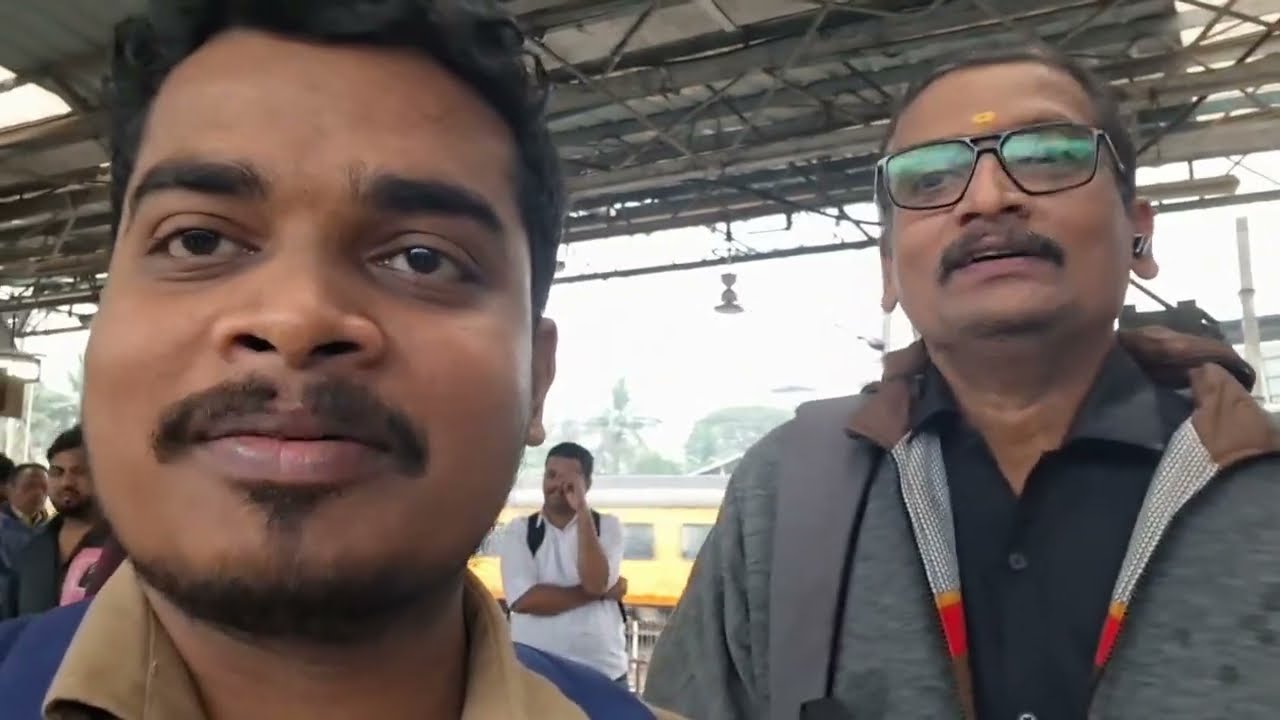 नवीन वर्षाच्या पहिल्या दिवशी🌧 🌧🌧🌧 लागायला लागला   आणि त्या दिवशी होता आपल्या great मावशीचा वाढदिवस 