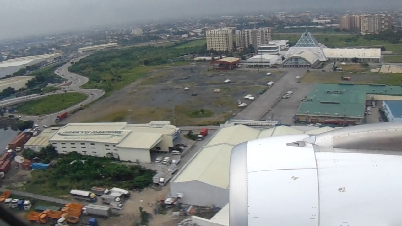 Morning landing at Ninoy Aquino International Airport (Manila)