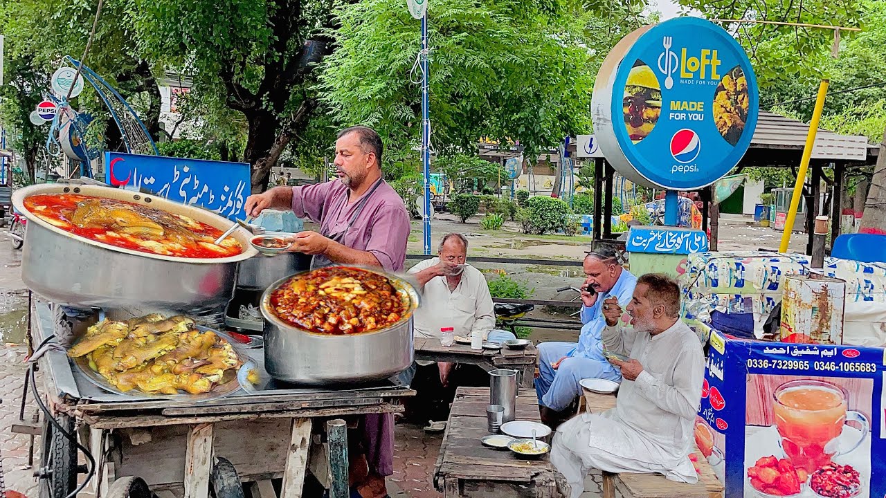 BONG PAYE IN GUJRANWALA | CHACHA ABDUL RASHEED CHANAY WALA | BREAKFAST IN GUJRANWALA PAKISTAN PUNJAB