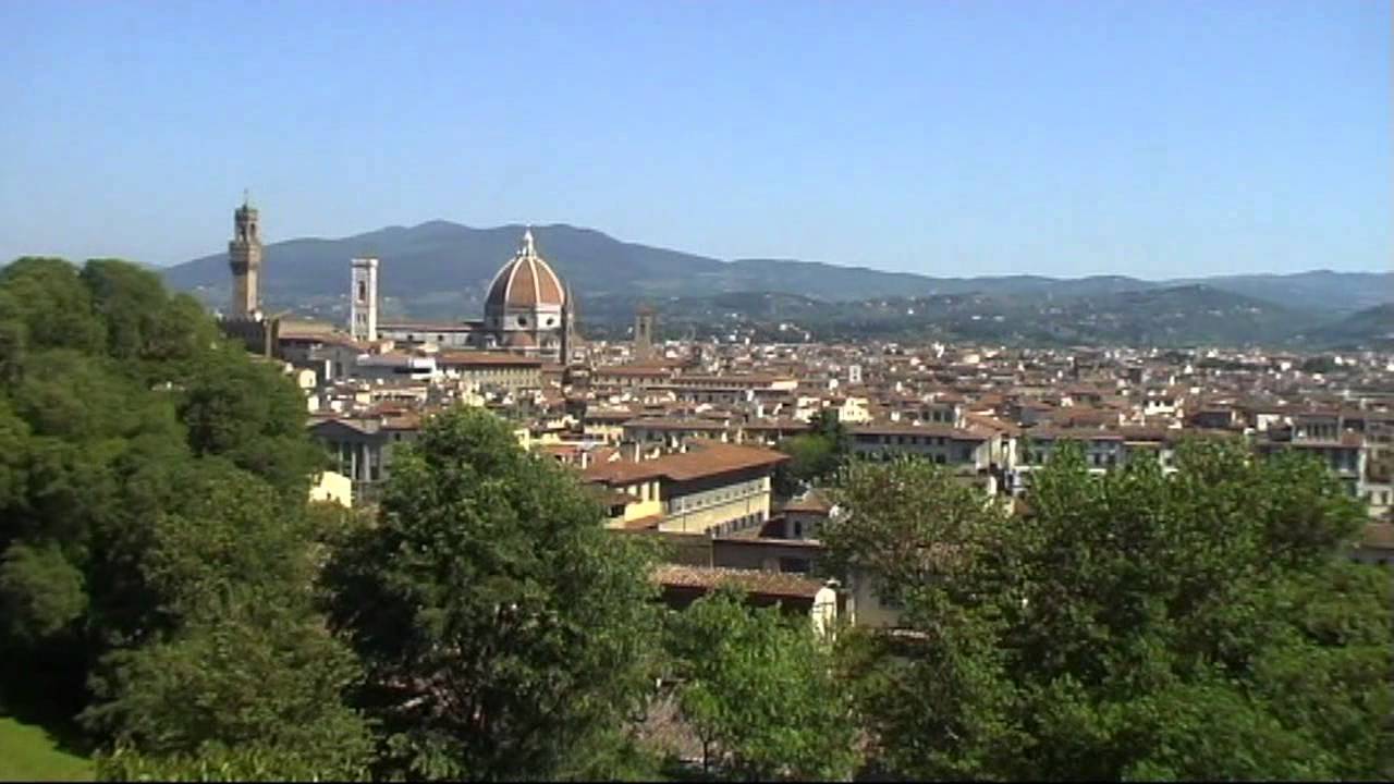 Firenze - Il Parco Bardini, una terrazza verde sulla città.