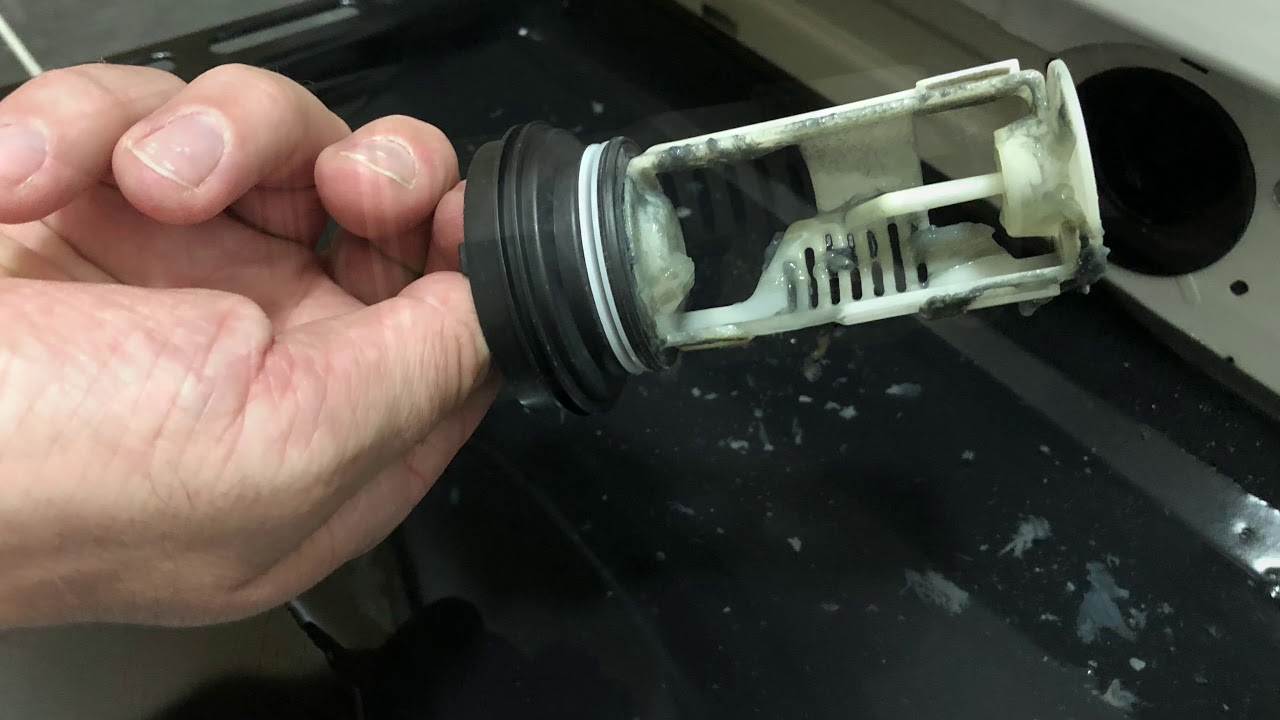 Údržba spodního filtru pračky Whirlpool - AP Servis