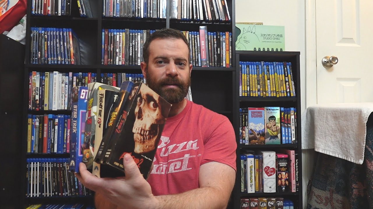 Ноябрьская распродажа VHS-кассет из секонд-хенда