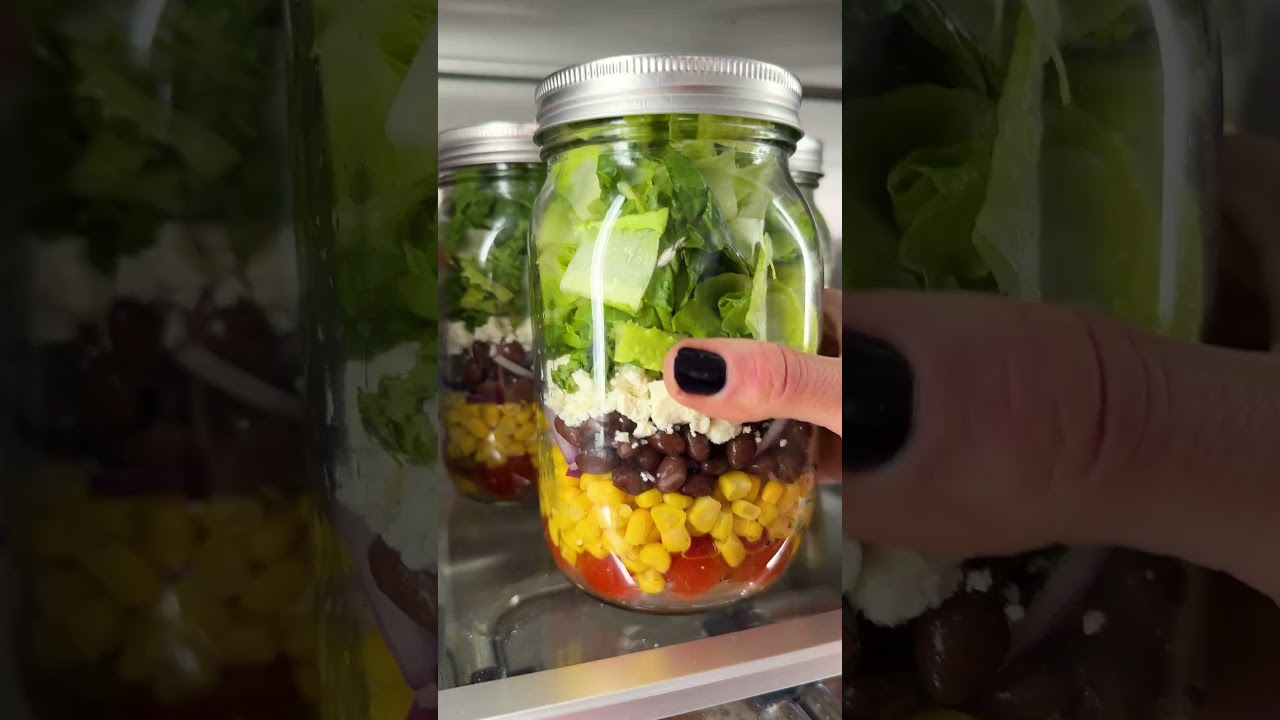 My Best 8 Mason Jars Salad Recipes!