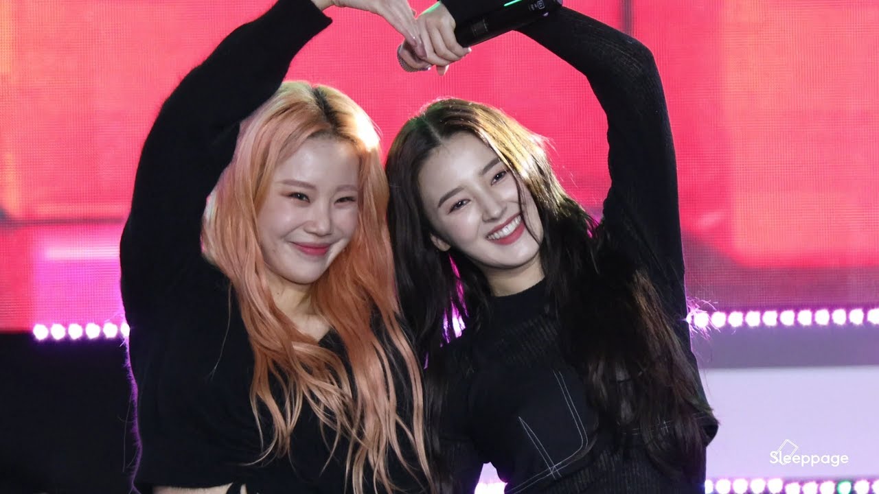 [4K] 191009 모모랜드 MOMOLAND  할리데이 HOLIDAY 낸시 NANCY @ 진안홍삼축제 By Sleeppage