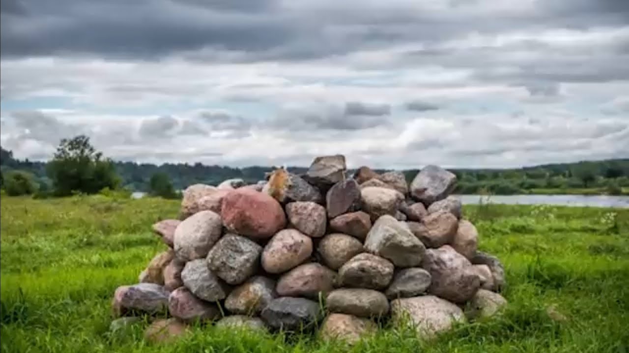 BREEK DE ALTAREN VAN JE VADERS HUIS.