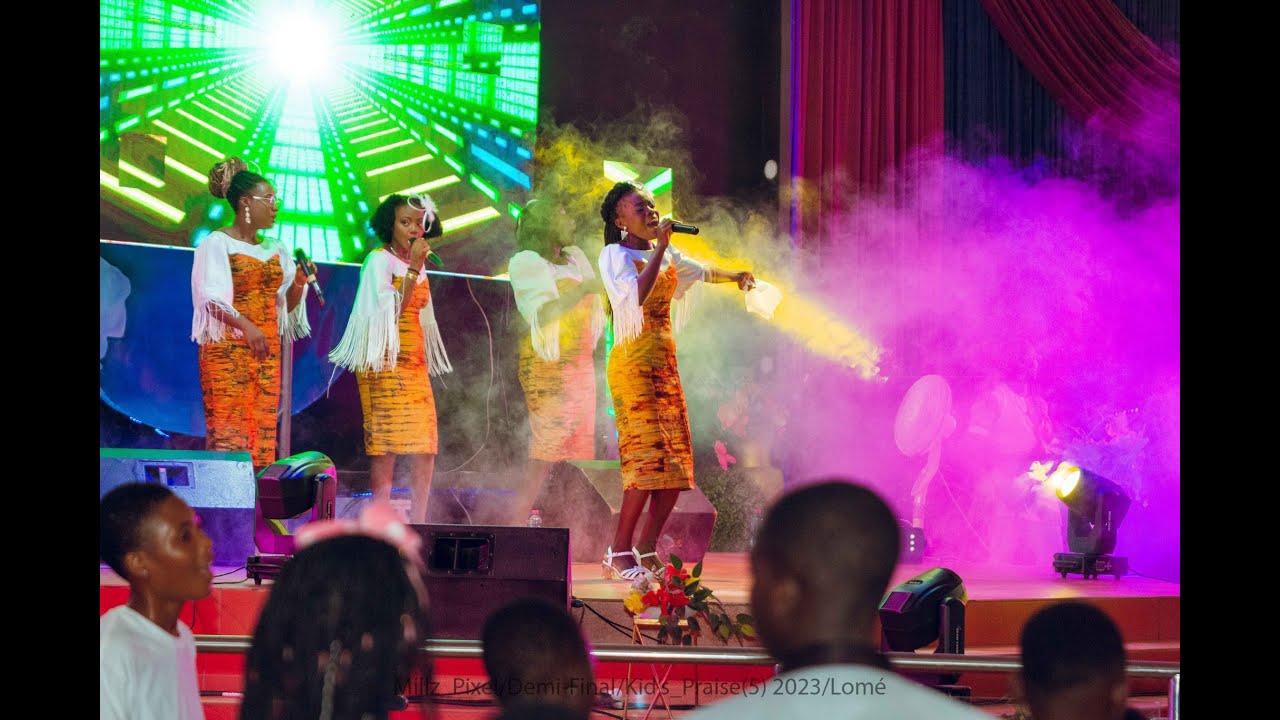Ewe Praise Medley at KID'S PRAISE 5 DEMI FINALE (TOGO GOSPEL MUSIC)