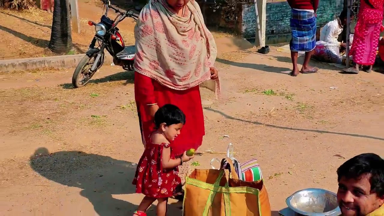 মা আর মেয়ের হাটে যাওয়ার দিন | Village Market Vlog 👩‍👧।