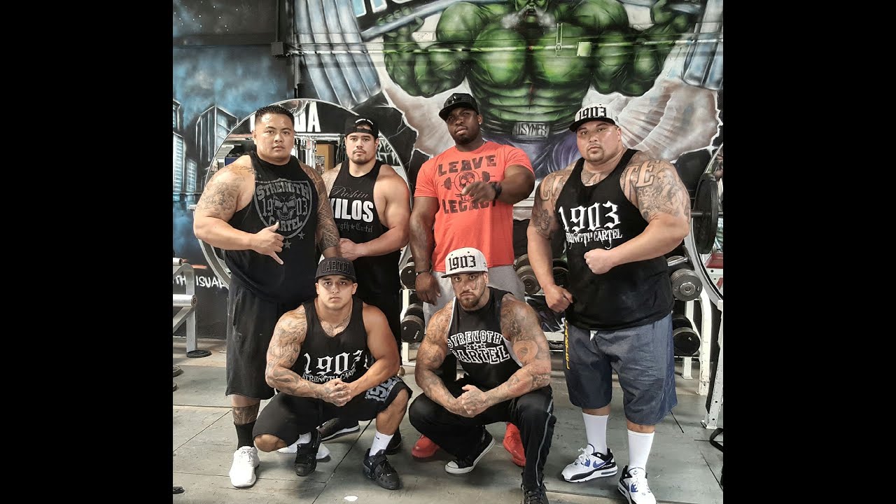 BENCH PRESS AT CT FLETCHERS IRON ADDICTS GYM | BIG ROB AND STRENGTH CARTEL -BIG BOY