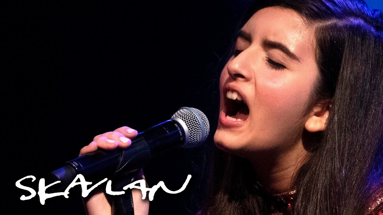 Angelina Jordan (12) performs «Shield» | SVT/TV 2/Skavlan