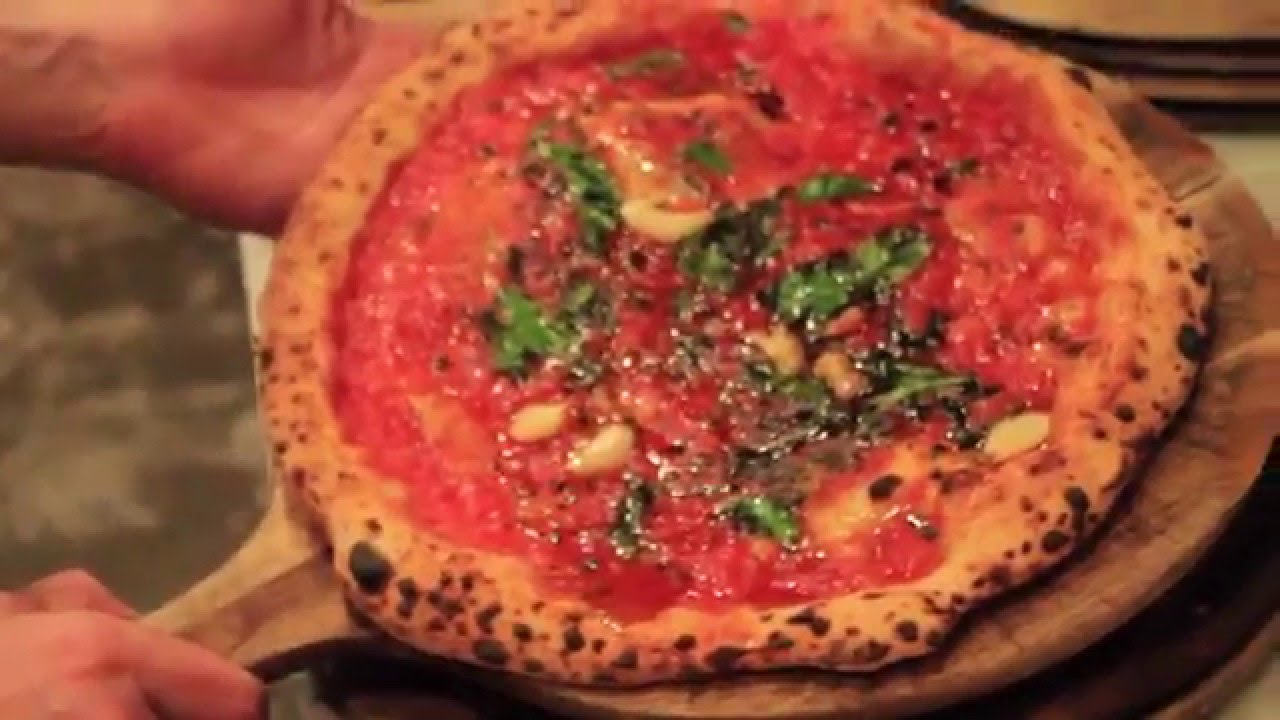 HOW TO MAKE THE REAL MARINARA PIZZA