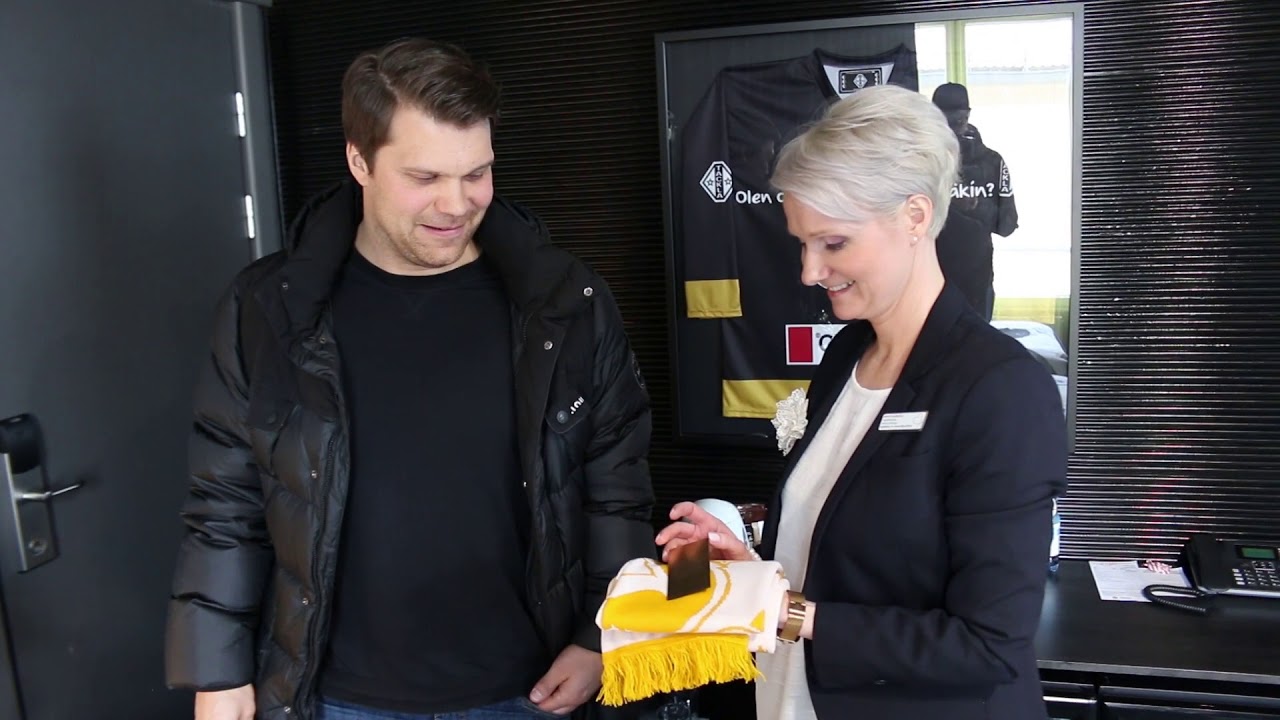 Ari Vallin saa nimensä Routahuoneen wall of famelle