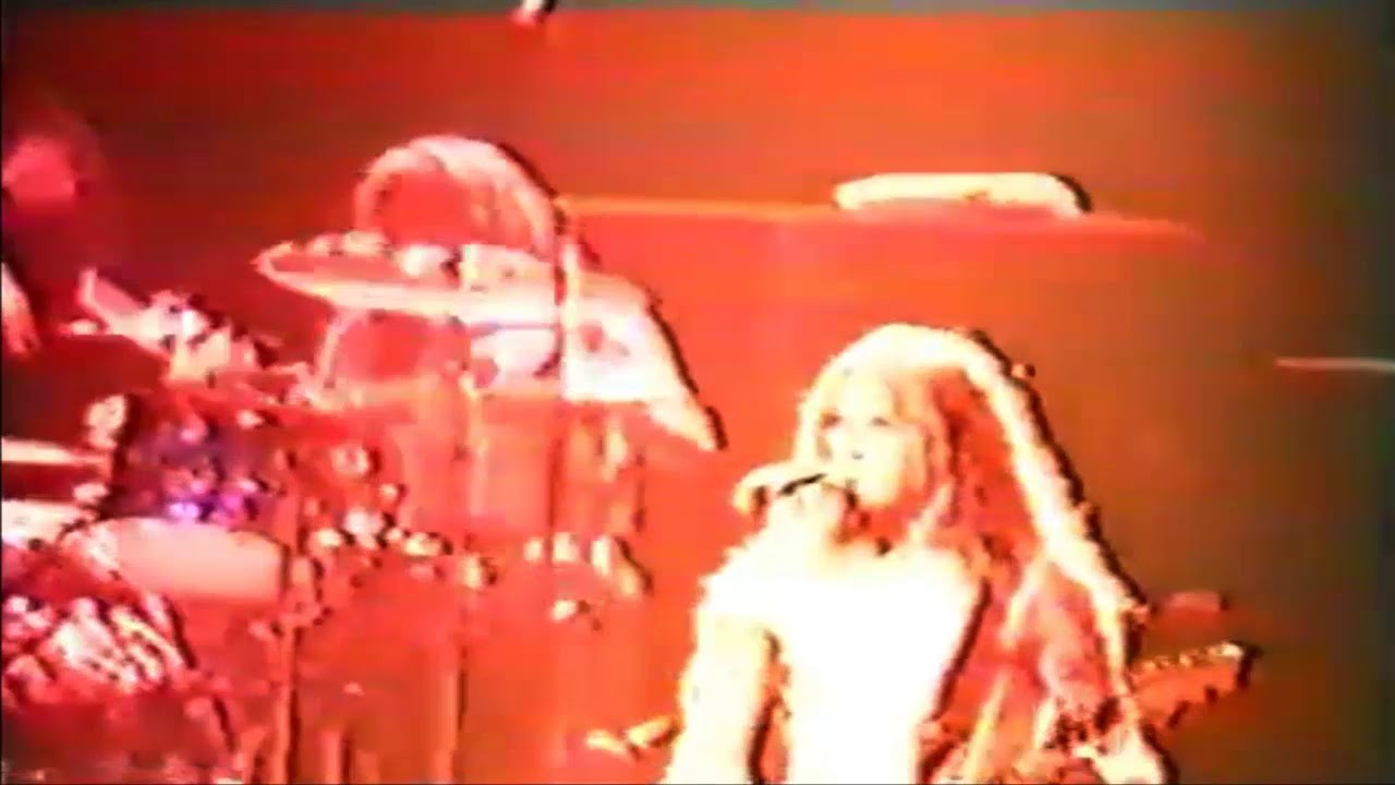 Alice In Chains - We Die Young (Rolling Stone, Italy) (1993) (REMASTERED AUDIO)