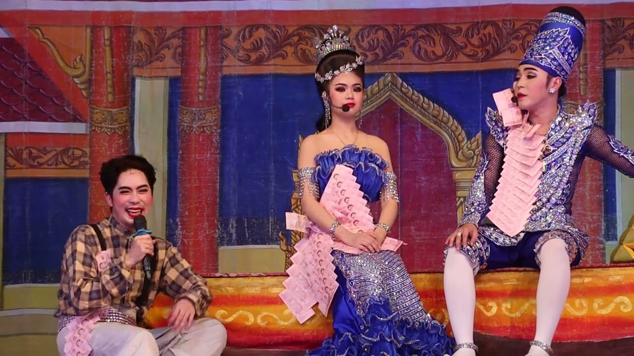 เจ้ดอกดินรับบทเป็นตลก ฮากว่าพี่เต๋ากับพี่บาสแล้ว 555 ต้องต่อเวทีให้พี่เต๋ามั้งทั้งวิ่งทั้งโดดขนาดนี้