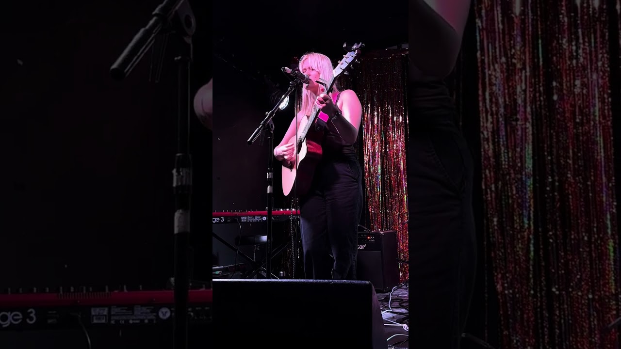 Josie Beth-Meadow @ The Old Blue Last, 5th Dec 2023